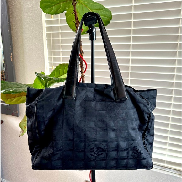 CHANEL Nylon Travel Tote Bag Handbag with authenticity card - Picture 1 of 16